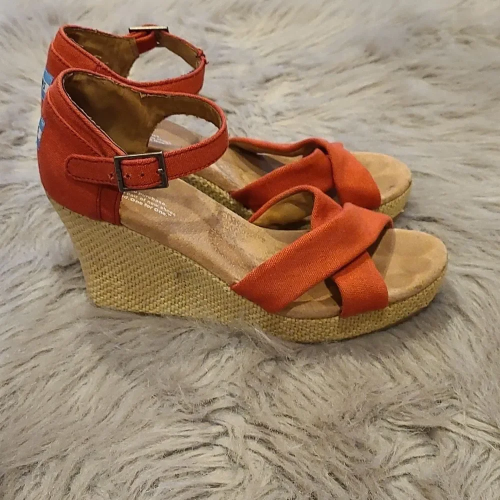 ‎Toms womens sienna red sandal wedges